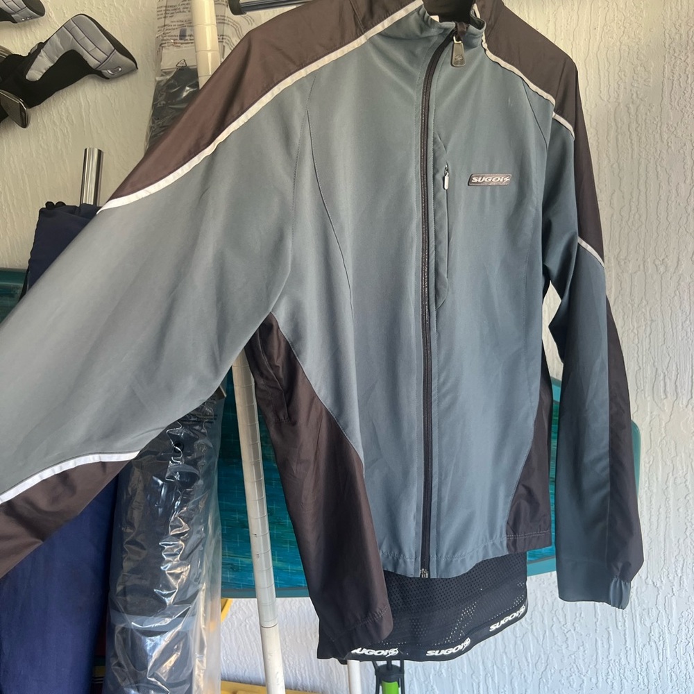 SUGOI Men's Performance Jacket in Gray and Black